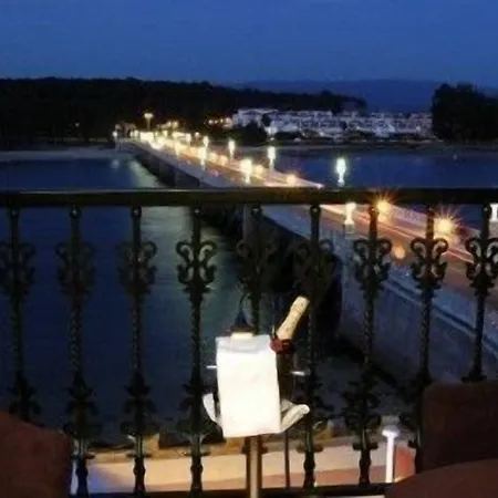 Отель Puente De La Toja Эль-Грове